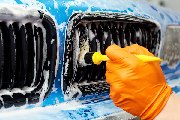 Car Washing Vs. Detailing: Which Do You Need this Spring?