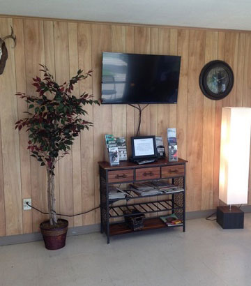 Hometown Tire and Auto | Back of a car